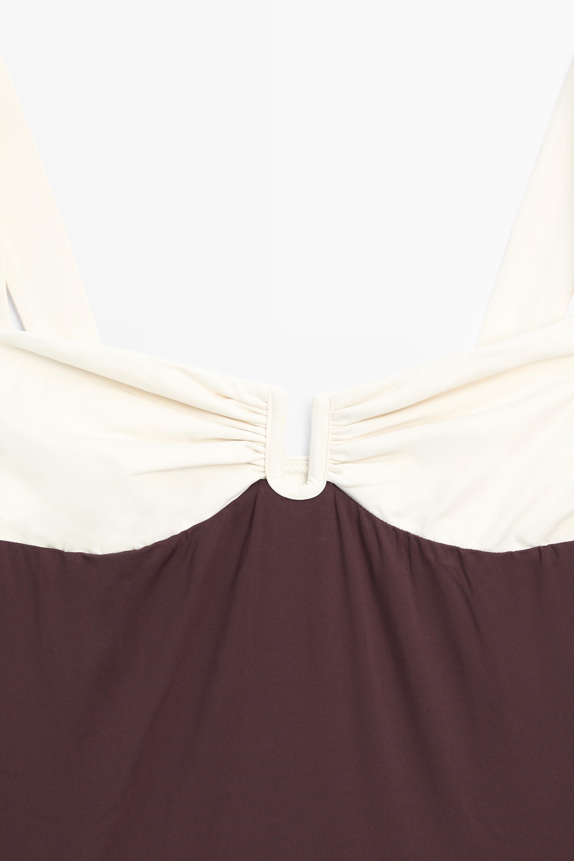 Maillot de bain froncé